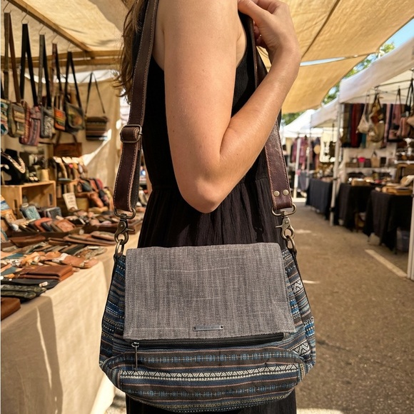 Dakin Handbags - Dakine Jodi Vintage Stylish Striped Crossbody Bag